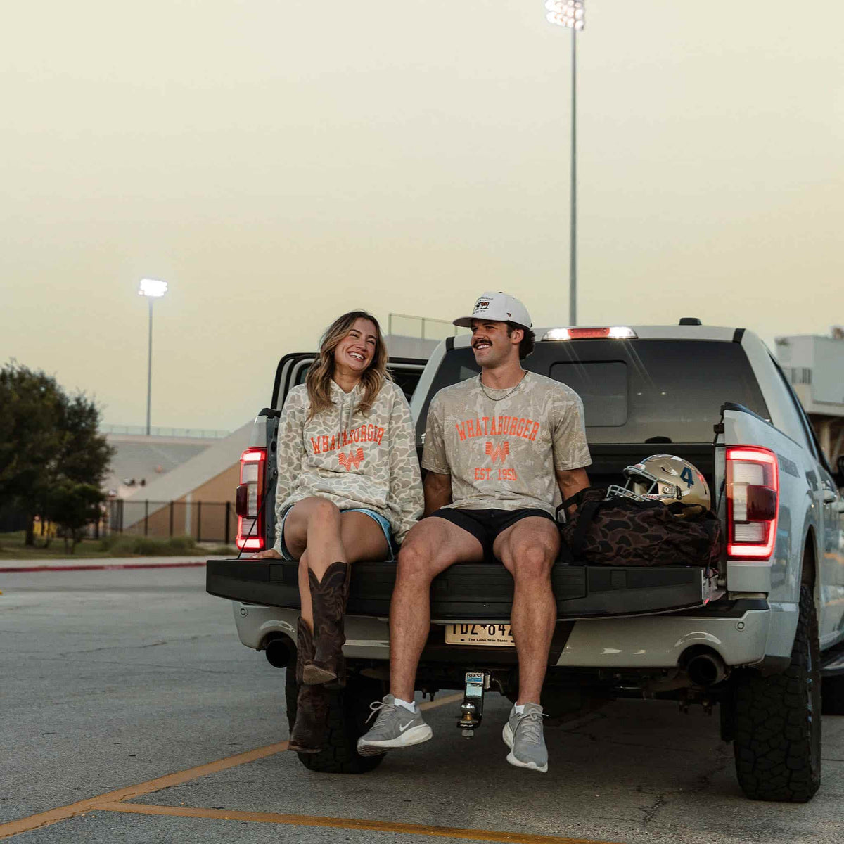 0826_BURLEBO_Whataburger_Lifestyle_ VWT-WB26-DFTC_VWFH-WB26-CDC--2-LIFESTYLE-WEB.jpg