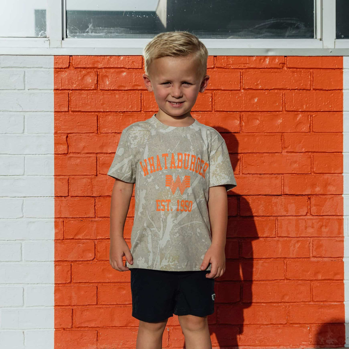 0826_BURLEBO_Whataburger_PDP_Y-VWT-WB26-DFTC-1-LIFESTYLE-WEB.jpg