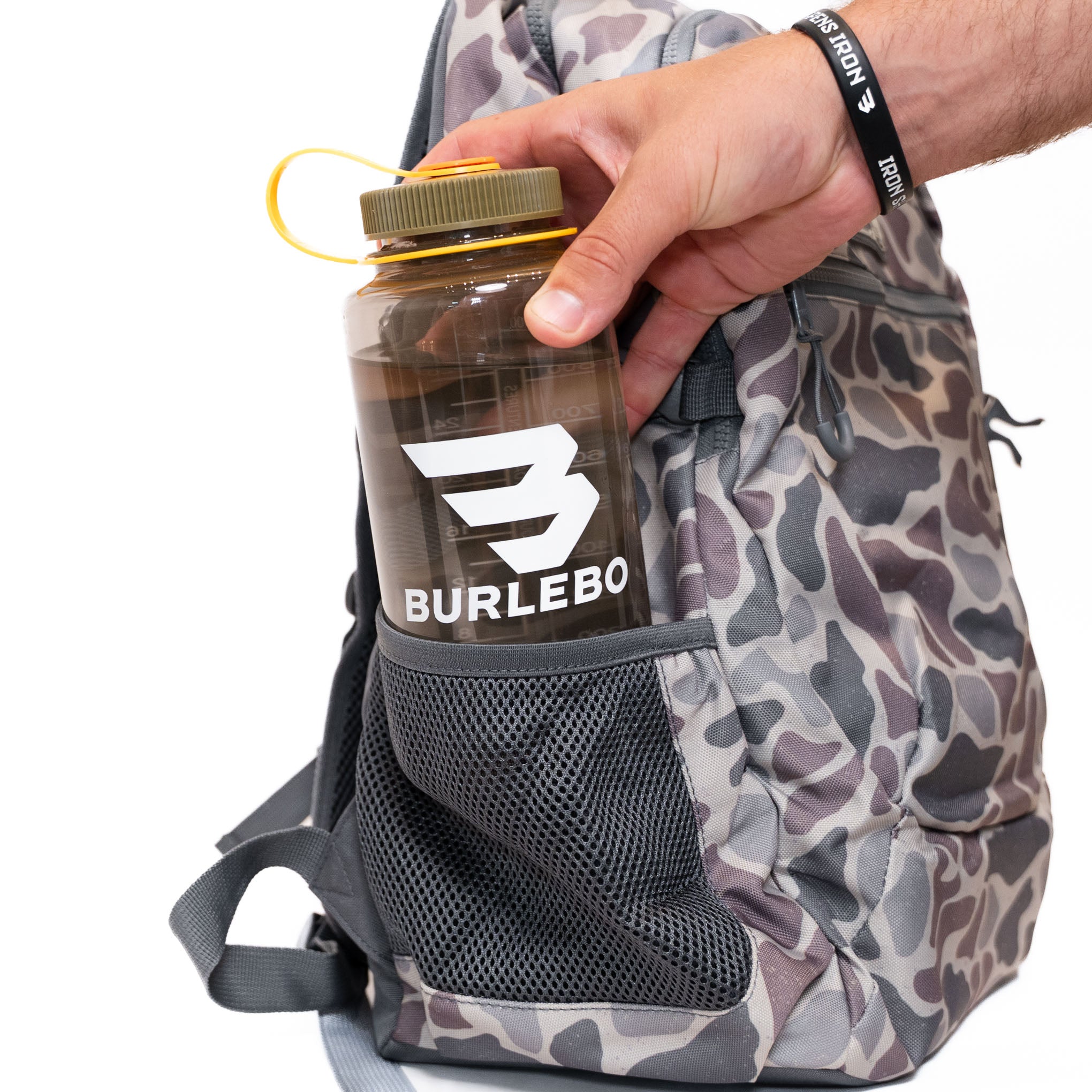 OUTDOOR バーガンディ バックパック Backpack - Classic Deer Camo – BURLEBO